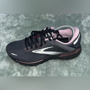 Brooks Women's Athletic Running Shoe in Black & Light Pink